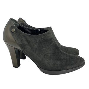 Aquatalia suede top/patent leather heel bootie/ side zip/ 7.5/rubber sole/gray.